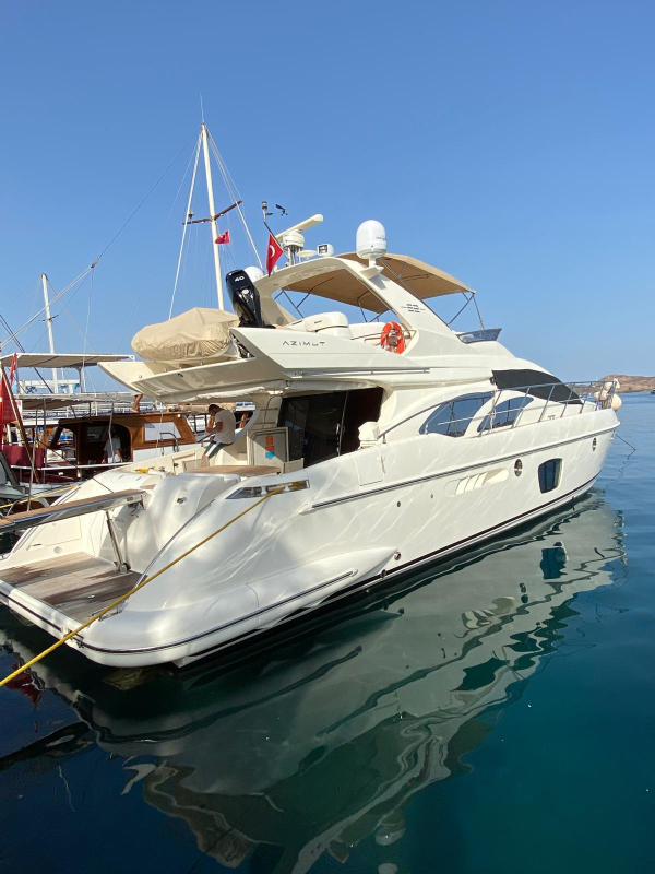 Azimut 62E