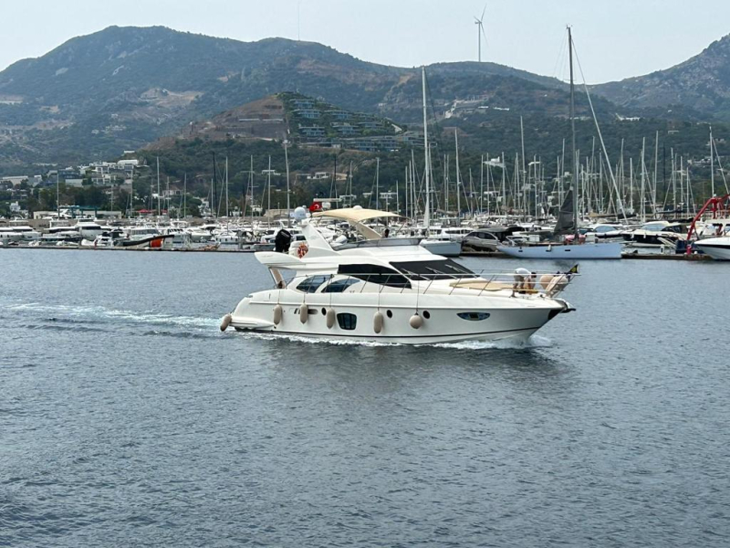 Azimut 62E