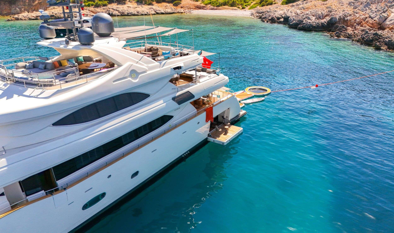 Ariela motor yacht flybridge